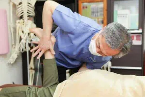 41年の実績を持つ専門家による全身の歪みを見抜く精密検査